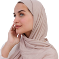 Elegant Kuwaiti Scarf With Bandana