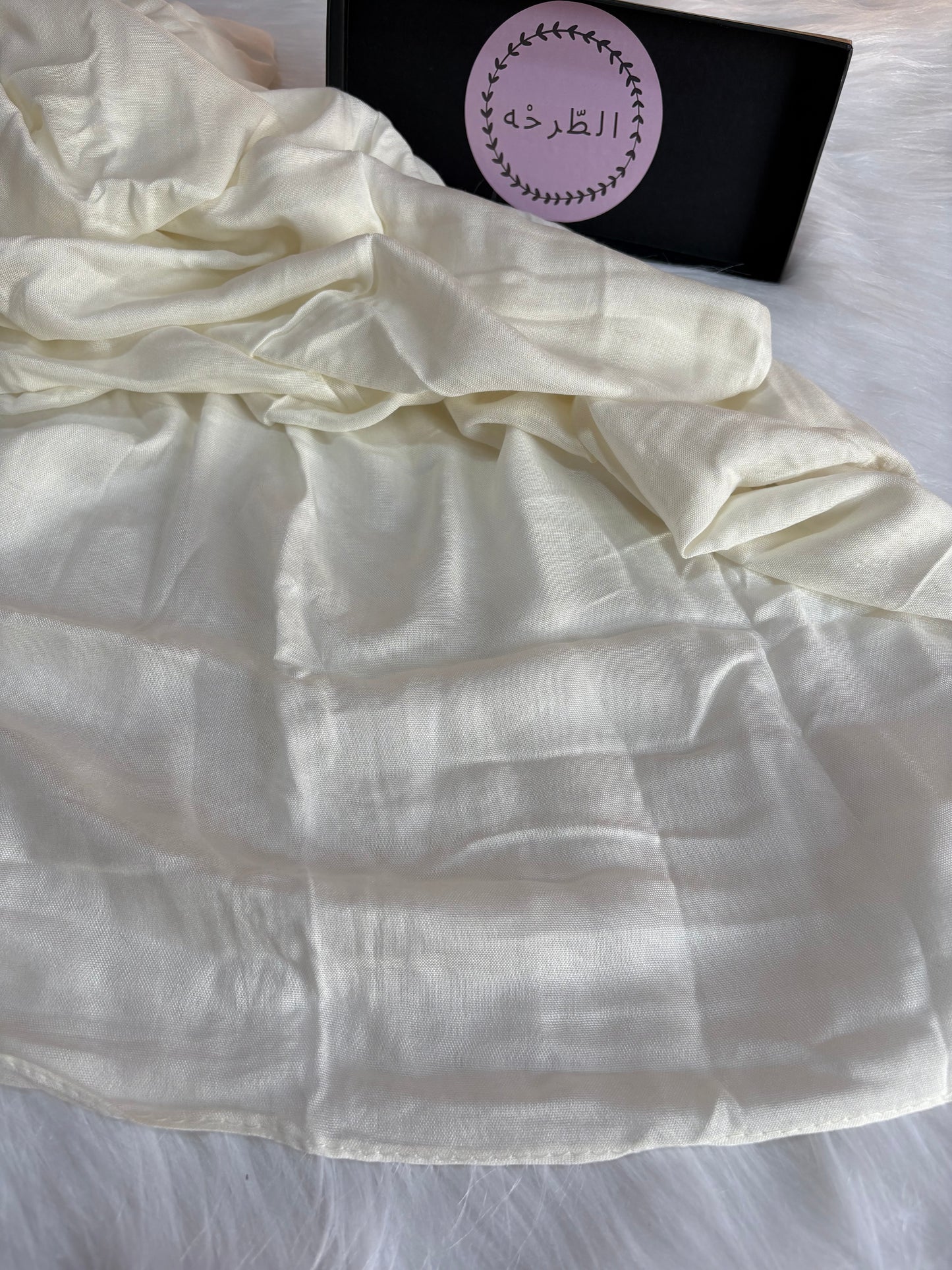 Preimum modal hijab (Off white)