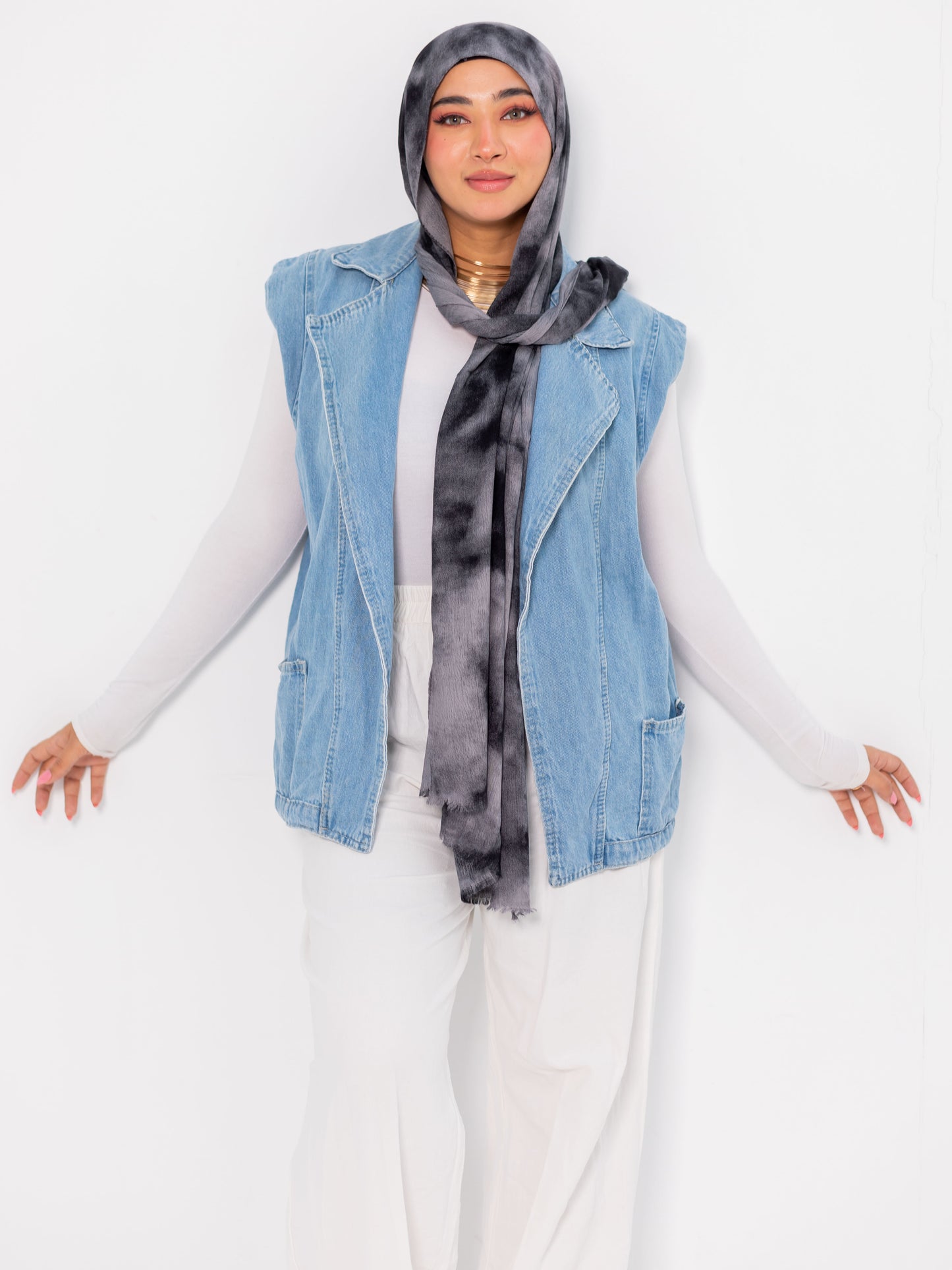 Garnished Linen hijab ( Vlvet Grey )