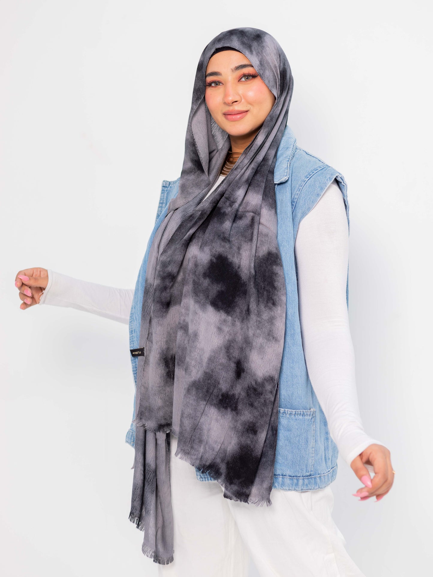 Garnished Linen hijab ( Vlvet Grey )
