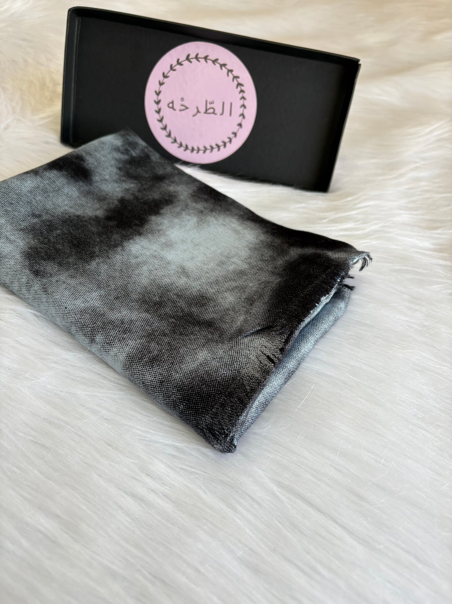 Garnished Linen hijab ( Vlvet Blue)