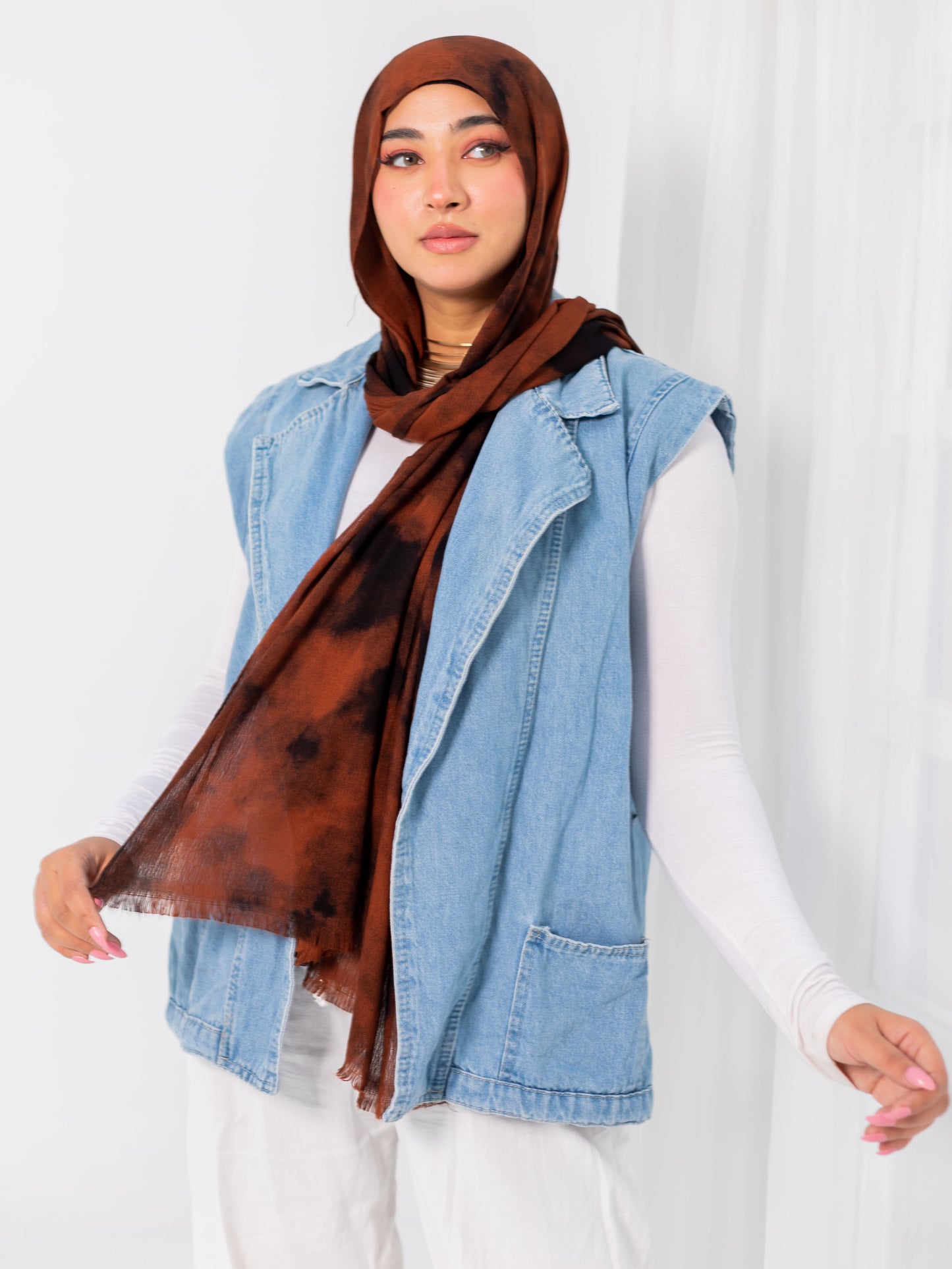Garnished Linen hijab (Vlvet Brown )